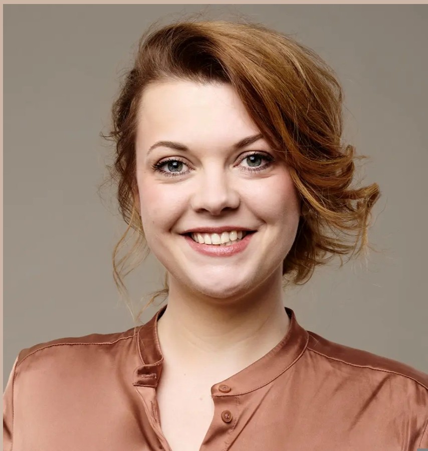 porträtfoto hebamme wiebke warning